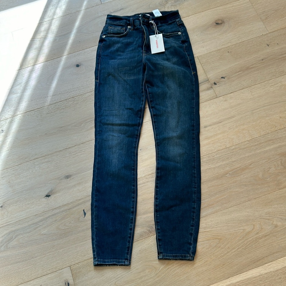New with tags Good American size 25 good legs medium wash jeans